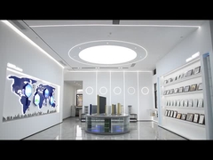 파릴리 필트레이션 공장 쇼룸에 전시된 고성능 먼지 필터 카트리지